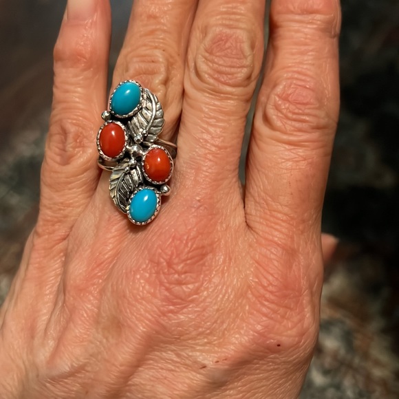 DE signed Navajo 1970’s double coral and double turquoise 925 ring. - Picture 6 of 8
